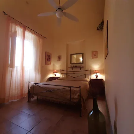 Casa Praiola Tangerine's House By The Sea Vakantiehuis *
